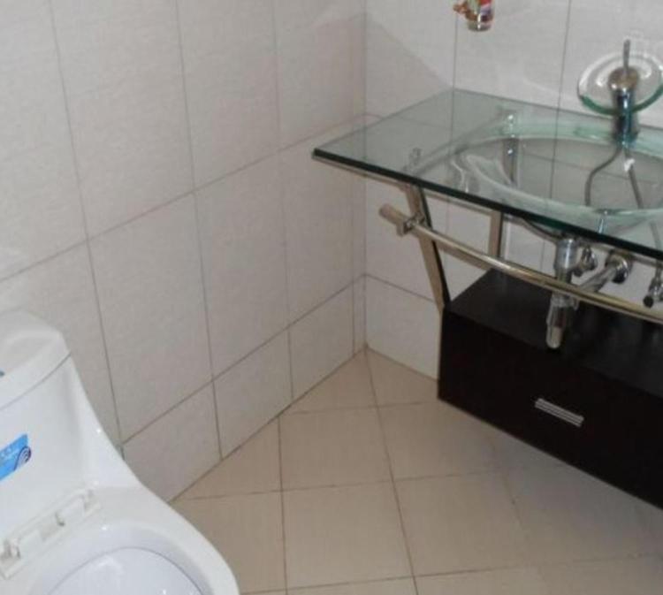 Migingo Suites Entebbe Eksteriør billede