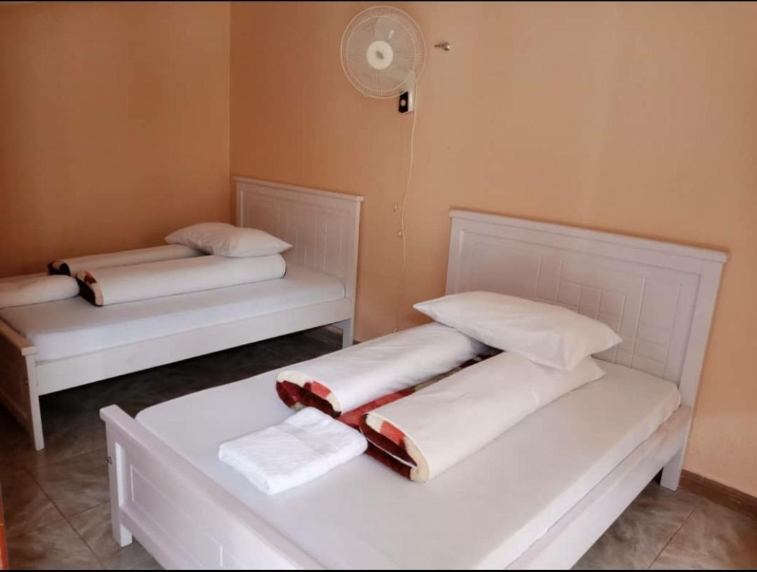 Migingo Suites Entebbe Eksteriør billede