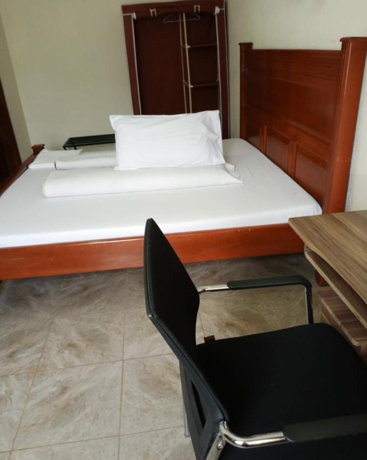 Migingo Suites Entebbe Eksteriør billede