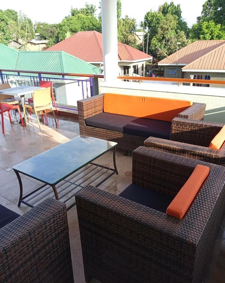 Migingo Suites Entebbe Eksteriør billede