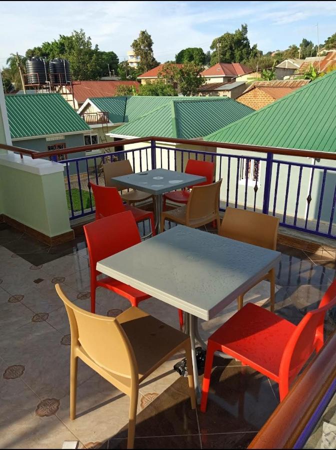 Migingo Suites Entebbe Eksteriør billede