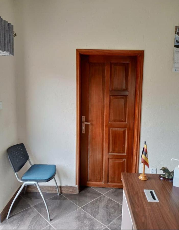 Migingo Suites Entebbe Eksteriør billede